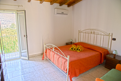 Interno camera primo piano - Casa Vacanze Alcantara, Castiglione di Sicilia, Catania, Sicilia