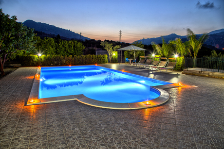 Piscina e terrazzo - Casa Vacanze Alcantara, Castiglione di Sicilia, Catania, Sicilia